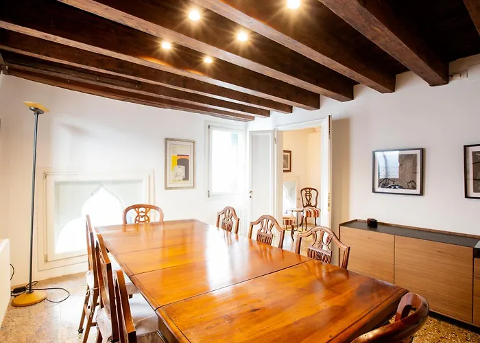 Gorgeous In The Heart Of Apartment