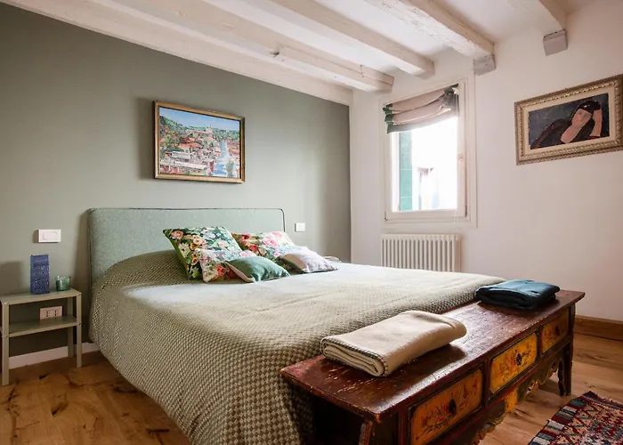Gorgeous In The Heart Of Apartment Venice