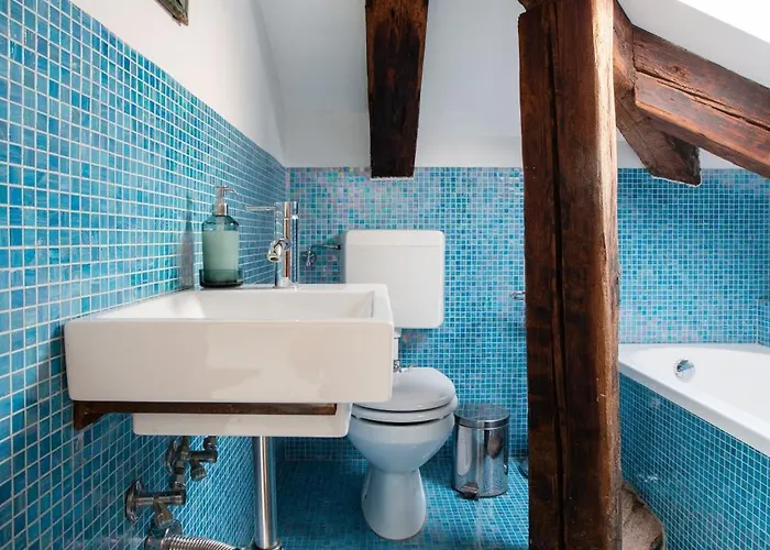 Gorgeous In The Heart Of Apartment