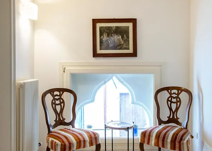 Gorgeous In The Heart Of * Venice