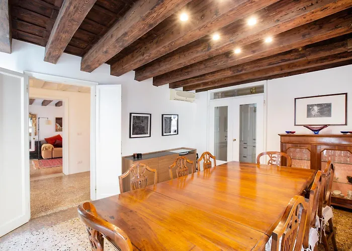 Gorgeous In The Heart Of Apartment