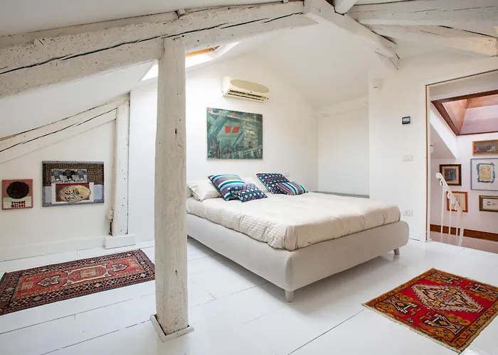 Gorgeous In The Heart Of Apartment Venice