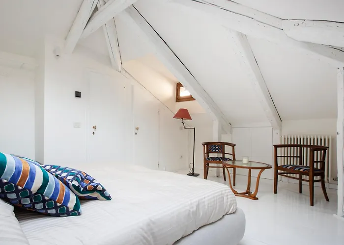 Gorgeous In The Heart Of * Venice