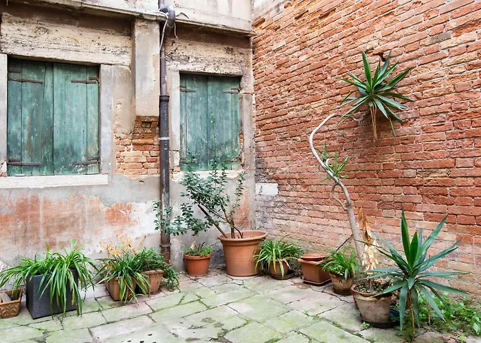 Gorgeous In The Heart Of Venice