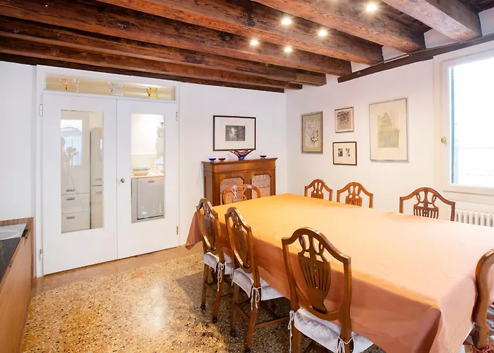 Gorgeous In The Heart Of Apartment